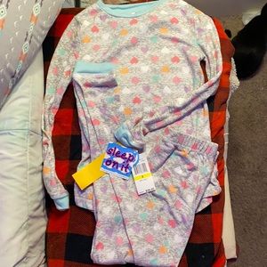Girls long sleeved pajama set